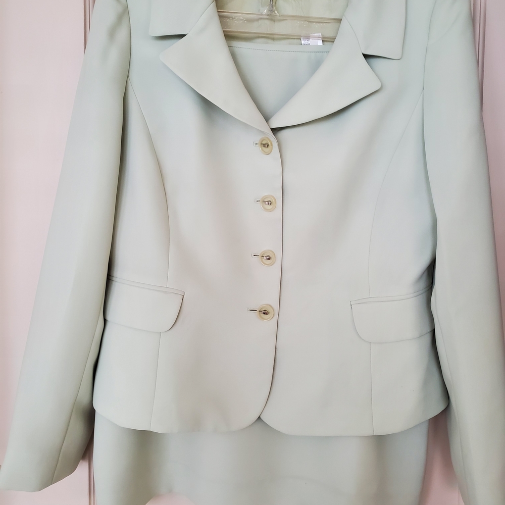 Women's Light Sage Green Tailored Blazer Jacket